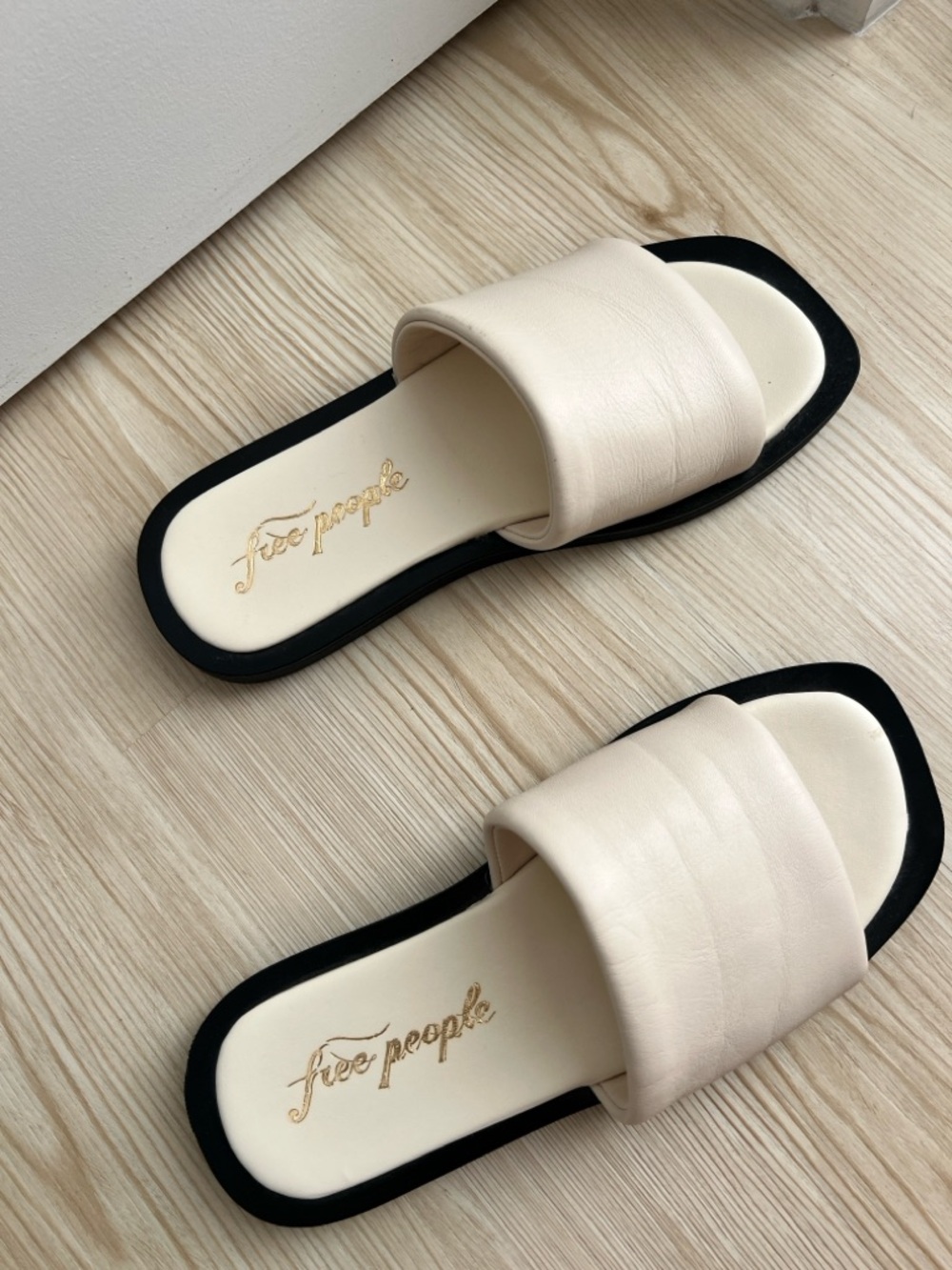 Free People Wren Slip-On Sandal in Blanco